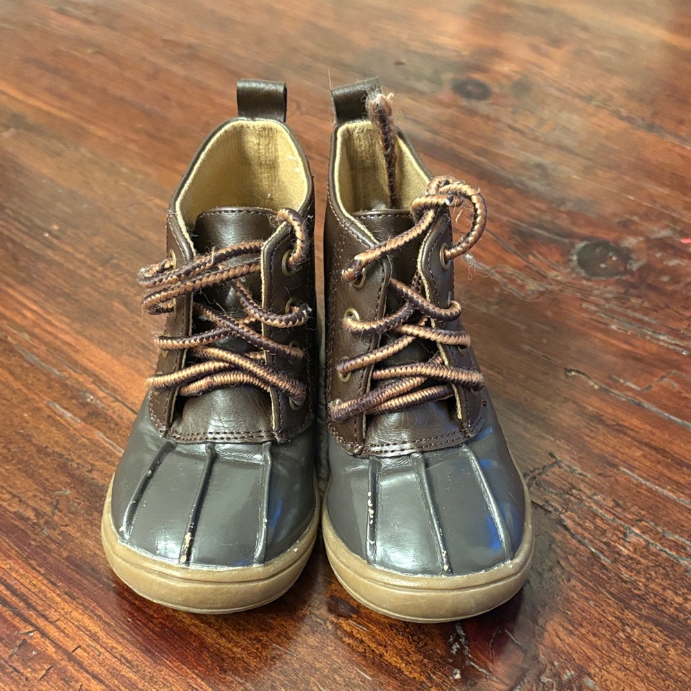 Brown Kids duck boots
